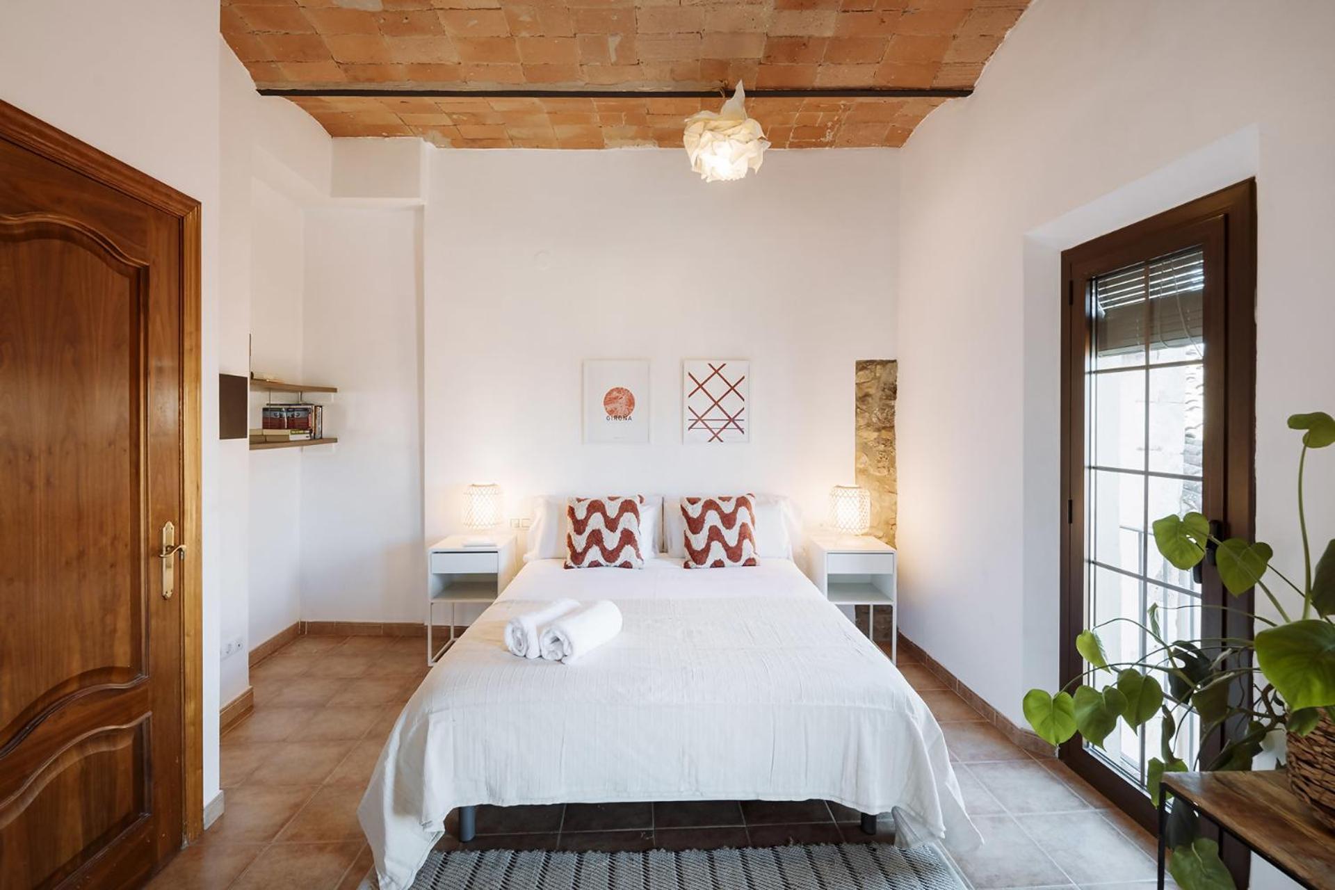 Romantic Duplex With Terrace And Great Views Girona